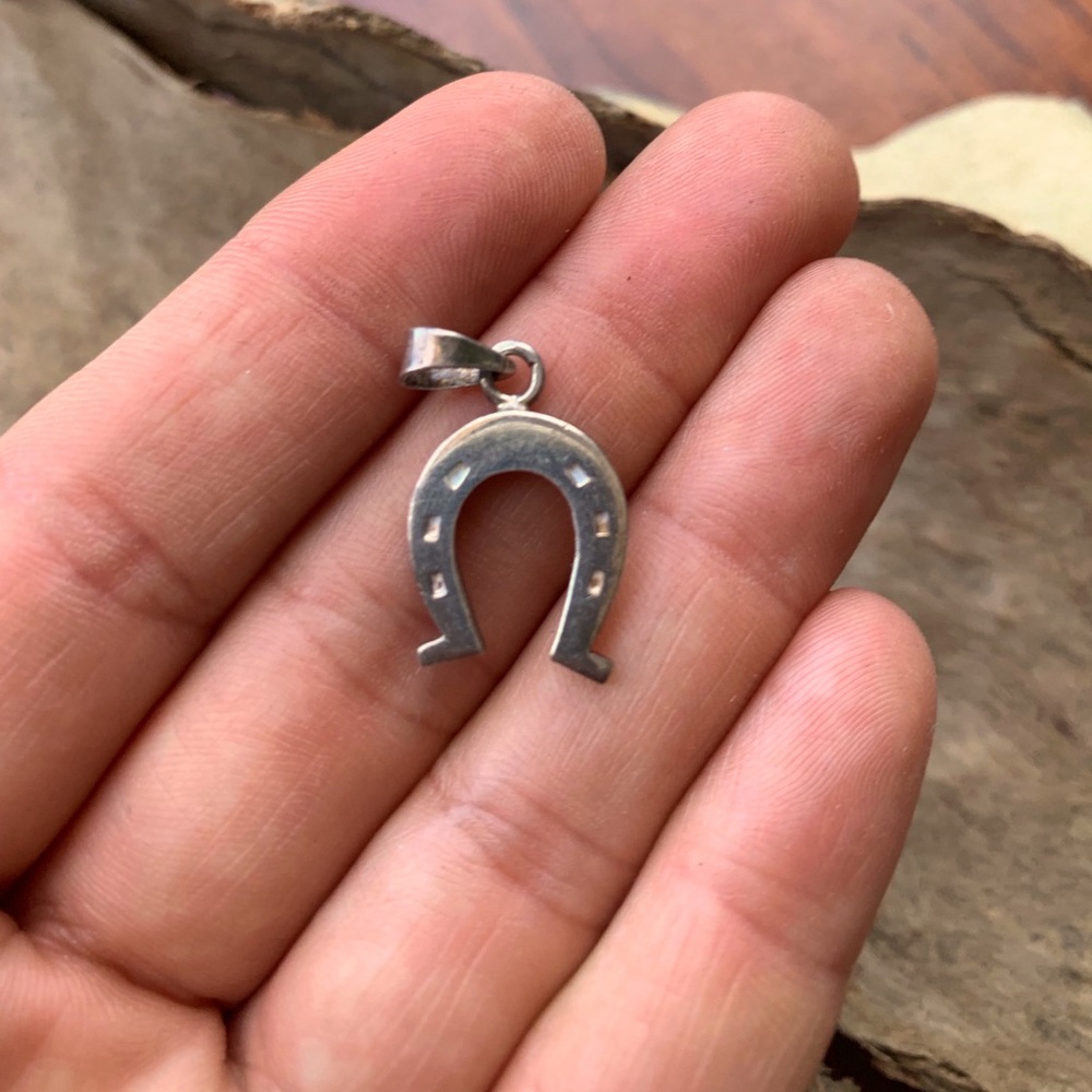 Vtg Lucky Horseshoe Silver Pendant